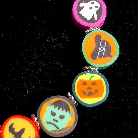 Set of 2 handmade Halloween bracelets for kids. - Picture 5 of 6